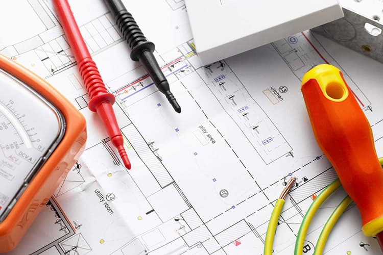 Γνωρίζουμε ότι μια ηλεκτρολογική βλάβη δεν μπορεί να περιμένει. Ανταποκρινόμαστε γρήγορα, με στόχο την άμεση αποκατάσταση του προβλήματος